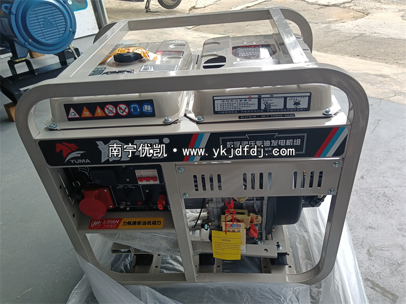 2022年8月18日，小型發(fā)電機(jī)8KW等功率柴油發(fā)電機(jī)組發(fā)貨南寧某工地