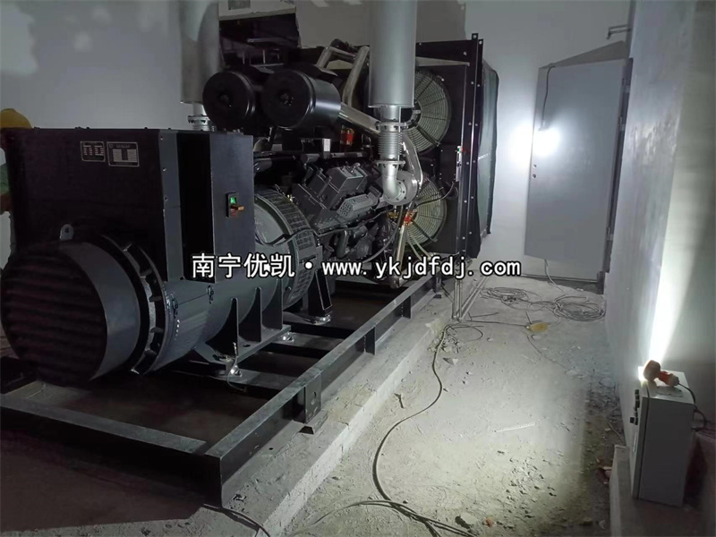2023年10月25日，800kw上海凱普發(fā)電機(jī)組百色項(xiàng)目安裝現(xiàn)場