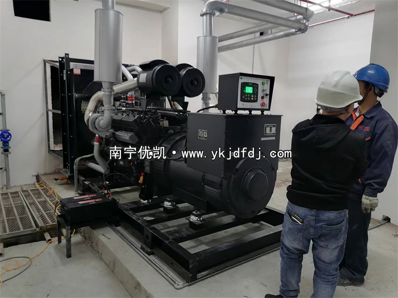 2023年11月17日，河池宜州項(xiàng)目550kw凱普柴油發(fā)電機(jī)組安裝調(diào)試