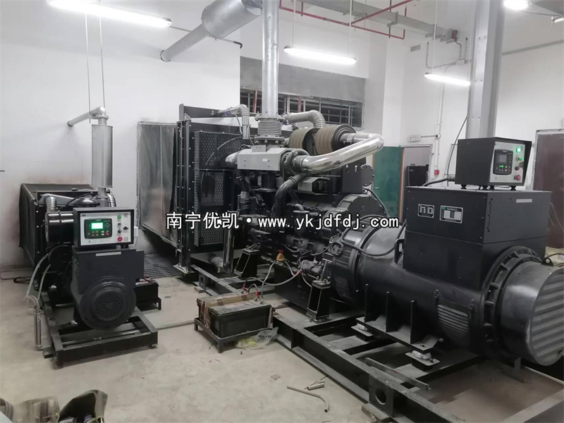 2024年1月25日，廣西融安項(xiàng)目100KW/800KW上柴發(fā)電機(jī)組到貨安裝