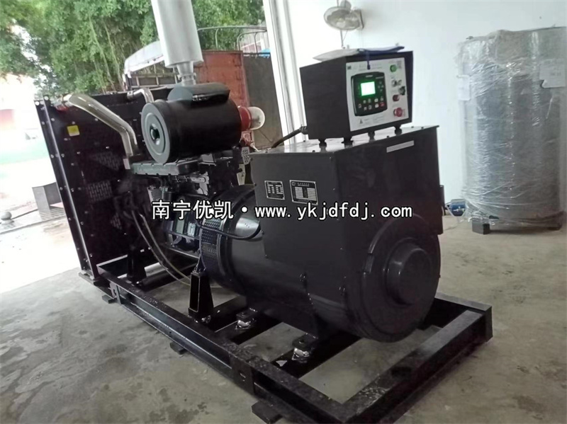 2024年3月14日，學(xué)校項(xiàng)目400kw凱普柴油發(fā)電機(jī)組安裝調(diào)試并通過驗(yàn)收