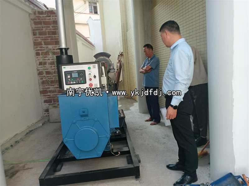 2024年10月30日，容縣項(xiàng)目200kw柴油發(fā)電機(jī)組到貨安裝調(diào)試