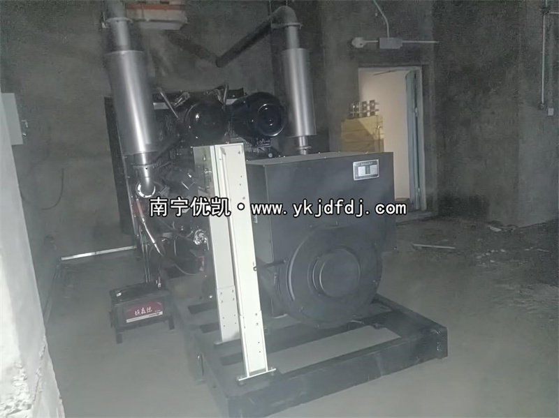 2024年3月25日，馬山高鐵站項(xiàng)目500kw凱普柴油發(fā)電機(jī)組安裝完成