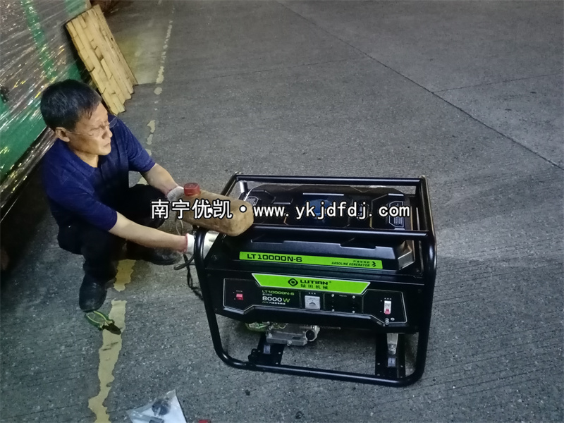 2025年9月1日，綠田8kw汽油發(fā)電機(jī)組試機(jī)發(fā)貨